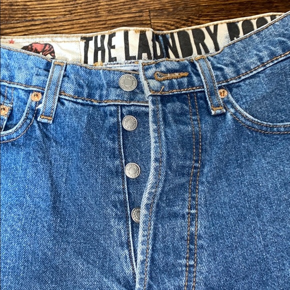 👖The Laundry Room Smiley Face Jean Shorts Size 25 - Picture 3 of 7